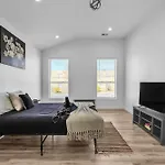 Spacious Duplex In Prime Location Holiday home