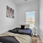 Holiday home Spacious Duplex In Prime Location *