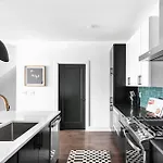 Holiday home Escape With Skyline Deck And Hot Tub Nashville