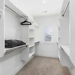 Two Neighboring Homes Sleeps 24 Walk To 12 South Holiday home