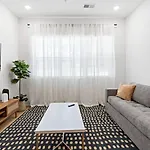 Holiday home Only 3 Miles From Broadway Sleeps 16 Two Side By Side *