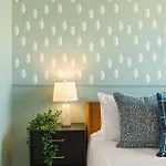 Walk To Vanderbilt And Belmont With Garage And Rooftop Deck Nashville