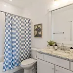 Holiday home Walk To Vanderbilt And Belmont With Garage And Rooftop Deck