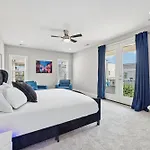 Friends In Skyline Places, 10 Min To Broadway, Perfect For Groups Holiday home Nashville