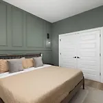 Sleeps 20 Three Side By Side 10 Minutes To Broadway *