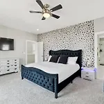 Friends In Skyline Places, 10 Min To Broadway, Perfect For Groups *