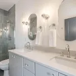 Retreat With Hot Tub & Private Garage Nashville
