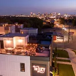 Escape With Skyline Deck And Hot Tub Nashville