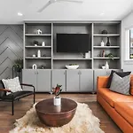 Two Neighboring Homes Sleeps 24 Walk To 12 South *