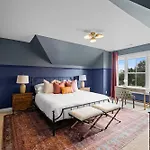 Retreat - Pool/hot Tub/karaoke/theatre + * Nashville