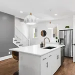 Two Neighboring Homes Sleeps 24 Walk To 12 South *