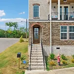 Holiday home Friends In Skyline Places, 10 Min To Broadway, Perfect For Groups Nashville