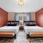Retreat - Pool/hot Tub/karaoke/theatre + *