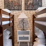 Retreat - Pool/hot Tub/karaoke/theatre +