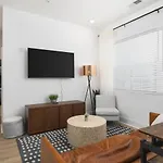 Holiday home Sleeps 20 Three Side By Side 10 Minutes To Broadway Nashville