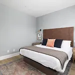 Sleeps 32 Only 10 Minutes To Broadway 4 Side By Side Nashville