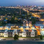 Luxe 4Br Retreat With Hot Tub & Skyline Deck
