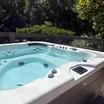 Retreat - Pool/hot Tub/karaoke/theatre + *