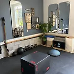 Holiday home Retreat - Pool/hot Tub/karaoke/theatre +