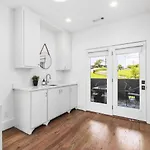 Holiday home Two Neighboring Homes Sleeps 24 Walk To 12 South Nashville