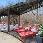 Holiday home Retreat - Pool/hot Tub/karaoke/theatre + Nashville