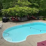 Retreat - Pool/hot Tub/karaoke/theatre +