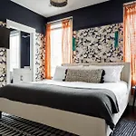 Stylish Boho Courtyard Loft With King Beds In 12s At 1 Of 7 Themed Lofts At Cowrite, Find Coffee And Tacos Downstairs, Complimentary Spin Class, Walk To Shopping In 12 South, 10 Minutes To Broadway, Parking, 24 Hr Hospitality Apartment *
