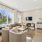 Rooftop, Firepit, King, Smart Tvs, 6min Drive To Broadway