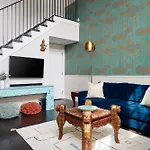 Stylish Boho Courtyard Loft With King Beds In 12s At 1 Of 7 Themed Lofts At Cowrite, Find Coffee And Tacos Downstairs, Complimentary Spin Class, Walk To Shopping In 12 South, 10 Minutes To Broadway, Parking, 24 Hr Hospitality *