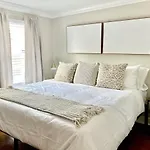 Apartment The Jefferson Weekend Haven Prime Location