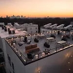 Dreamy With Fireplace, Rooftop, Gym, Parking, Sleeps 5 With King Bed, Sleeper Sofa, Hidden Bunk, Shared Rooftop And Gym, Free Dedicated Parking, Minutes To Broadway, Five Points & Grand Ole Opry, 24 Hr Hospitality Nashville