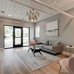 Modern 2-bedroom In
