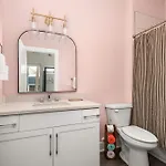 Modern 2-bedroom In Nashville