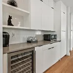 Holiday home Haven With Gorgeous Skyline Views *