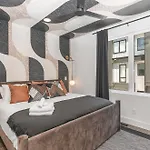 Groovy -Rooftop Patio W/ Hot Tub -Mins To Broadway