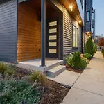 Dual Homes Rooftop Deck In Downtown Nashville
