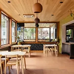 Courtyard Penthouse, Kings Beds & Soaring Ceilings, 1 Of 7 Themed Lofts At Cowrite, Find Coffee And Tacos Downstairs, Complimentary Spin Class, Walk To Shopping In 12 South, 10 Minutes To Broadway, Parking, 24 Hr Hospitality