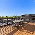 Apartment Only 4 Miles To Broadway With Free Parking And Tvs In Bedrooms *
