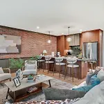 Holiday home New Bright Modern Townhome With Rooftop & Garage *