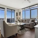 Luxurious Downtown Corner Views 2 Bed 2bath 61 Holiday home