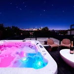 Rooftop Hot Tub Fire Pit 8br Near Broadway Holiday home *