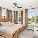 Holiday home 2 Adjacent Luxury Homes Rooftop Decks & Game *