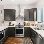 2 Adjacent Luxury Homes Rooftop Decks & Game Holiday home