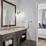 Cityview 402 Holiday home