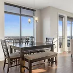 Luxurious Downtown Corner Views 2 Bed 2bath 61 *