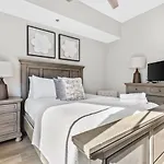 Luxurious Downtown-2 Bed 2 Bath Corner 2m Nashville