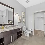 Cityview 402 Holiday home