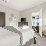 Holiday home Luxurious Downtown Corner Views 2 Bed 2bath 61 *