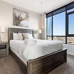 Holiday home Luxurious Downtown Corner Views 2 Bed 2bath 61 *