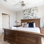 View 621 Holiday home *